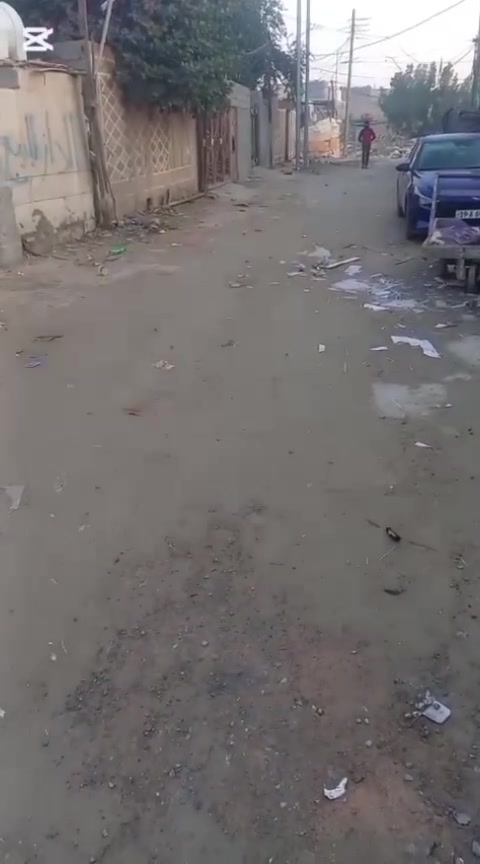 سلام عليكم يوجد بيت مساحه 50 متر طابق ونص البيع في كربلاء كنطرت سلام شارع المدرسي جاهز يصلح حسينيه وسكن يبعد عن المام 2 عقد زراعي قرار 117 مشمول بل طابو متوفر كافت الخدمات سعر البيت 30 مليون وبي مجال الستفسار علا رقم *********** أبو مالك الاسدي
