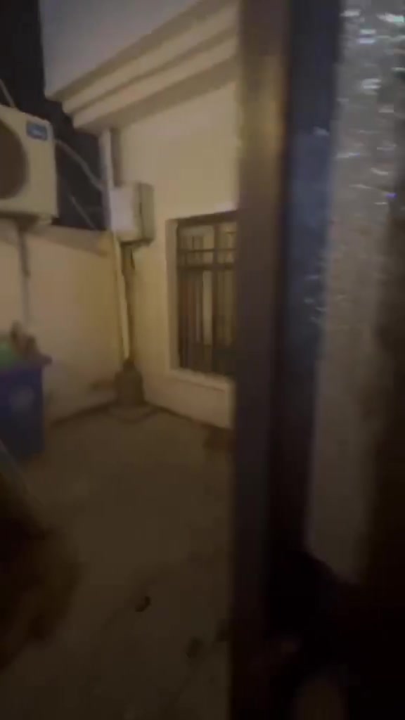 بيت للايجار ١٠٠ متر نطيف يحتوي ع طرمة وهول ومطبخ وممر وصحيات وغرفة وغرفتين ومطبخ في الطابق الثاني وصحيات وسطح حي التراث شارع ٦٠ قريب ع الشارع العام وقريب المدرسة
***********

