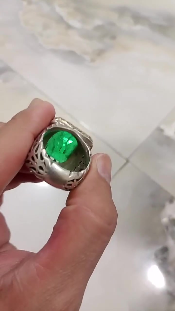 السلام عليكم
زمرد صياغه ثقيله سعر 175
بغداد تواصل ***********
