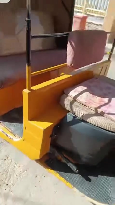 سلام عليكم تكتك موديل ١٩شهر ٥كفاله عامه بس دوس معمر بيهه مكلف لانشر العنوان النهروان  شارع ستين ***********
