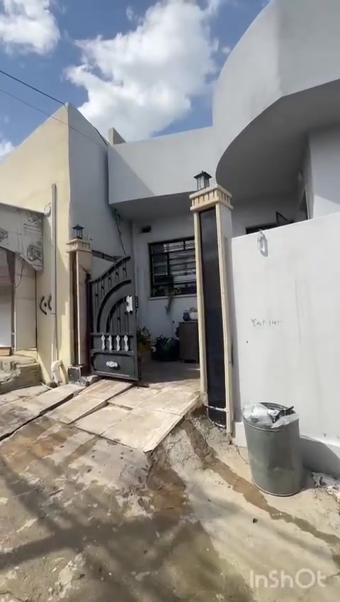 بيت للبيع قوسيات حي الزيتون مدخل اسواق ابو علي مساحه 135 متر سعر 55 وفي مجال شيء بسيط سند زراعي 25 متراعي 25===***********===***********
