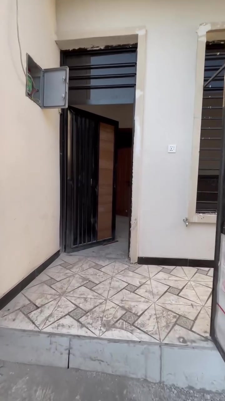 كل هذه جمال ب٤٨ مليون

🏤دارللبيع مساحه 50متر 2غرف نوم بناء بلوك 

يحتوي ع صاله وغرفة ومطبخ وحمام وحولي كبير  

الطابق الثاني يحتوي ع غرفة نوم عدد2 

صنف الاارض طابو زراعي سند 25 حق التصرف 

الموقع بغداد منطقة الدوانم قرب الشرطه الخامسه   للاستفسار اتصل 👇

*********** يتوفر واتساب📞 📞
