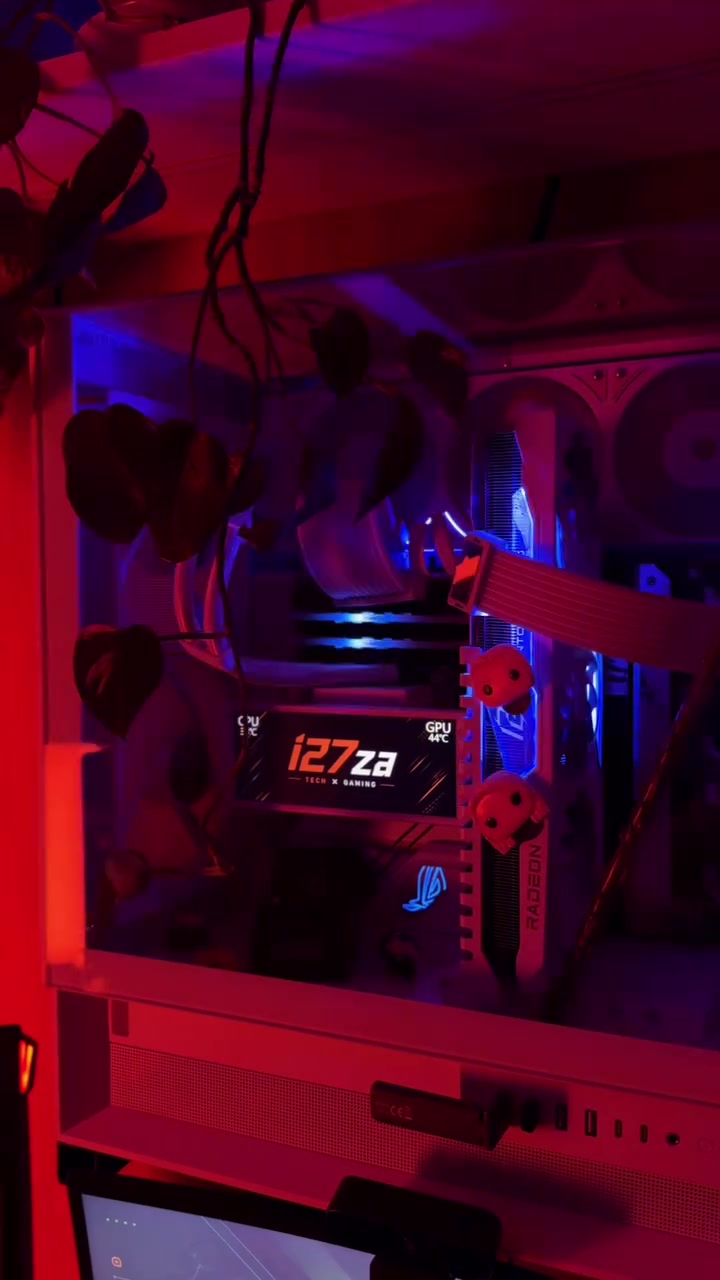 i5 14400f
7900 xt 20gb oc asrock : white

32gb 2x16 ddr5  rgb viper

850w mag msi plus : white 

ROG STRIX B760 - A gaming white

Case gaming cougar omnyx white

Cooler wonder vision ثرملرايت white 360

Mass cable : 24pin - 8x2pin white

Ssd 1t - m.2 512 - m.2 512

+ وياها شاشتين 

وحده فانتيك full hd 

144hz

27 inch

مقوس va

الثانيه سامسونغ g5 

مقوس va 

165hz

27 inch

للعلم الحاسبه استعمال 5 اشهر فقط 

تاريخ الشراء 22/5/2026

**** السعر 3,500,000  كامل 💙 ****

للعلم التجميعة الجديده وحدها بدون الشاشات سعرها 3,750,000

للتواصل : ***********
