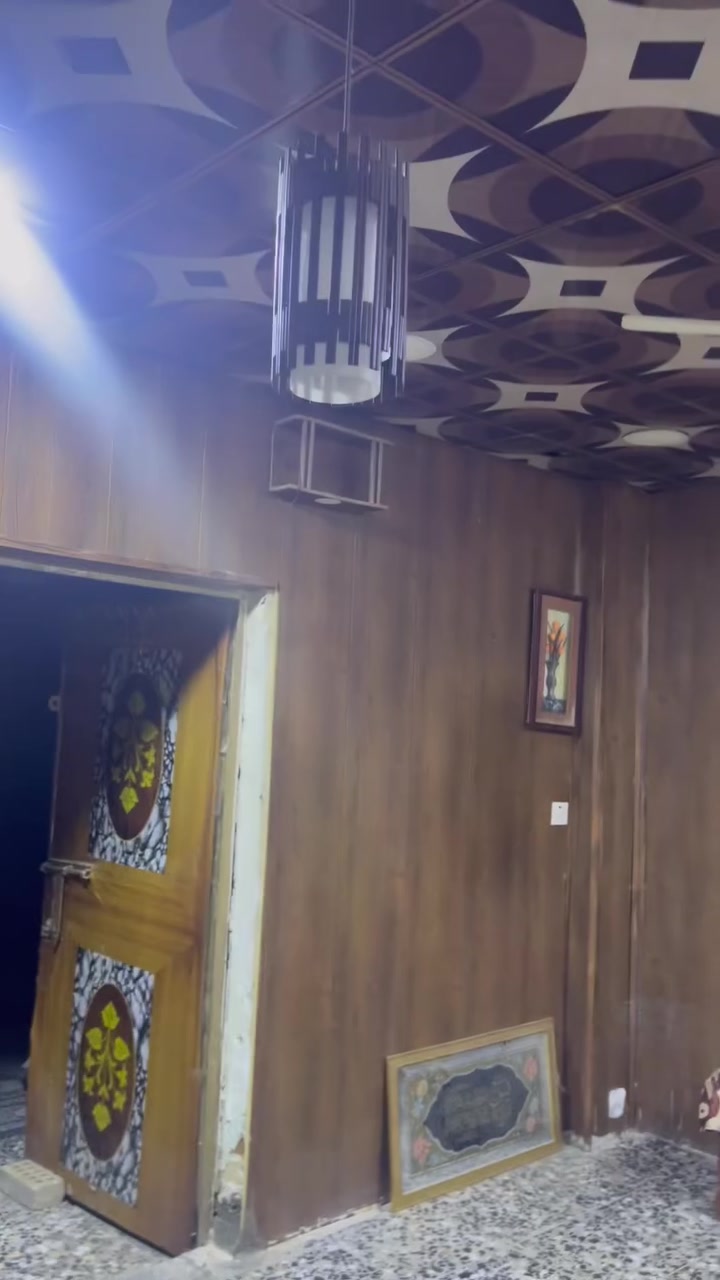 بيت للبيع  غرفتين وصاله ومطبخ  وحمام وغربي كامل
الزعفرانية بغداد قرب الشارع (سوق مريم ) العام ركن الربيع  ***********
