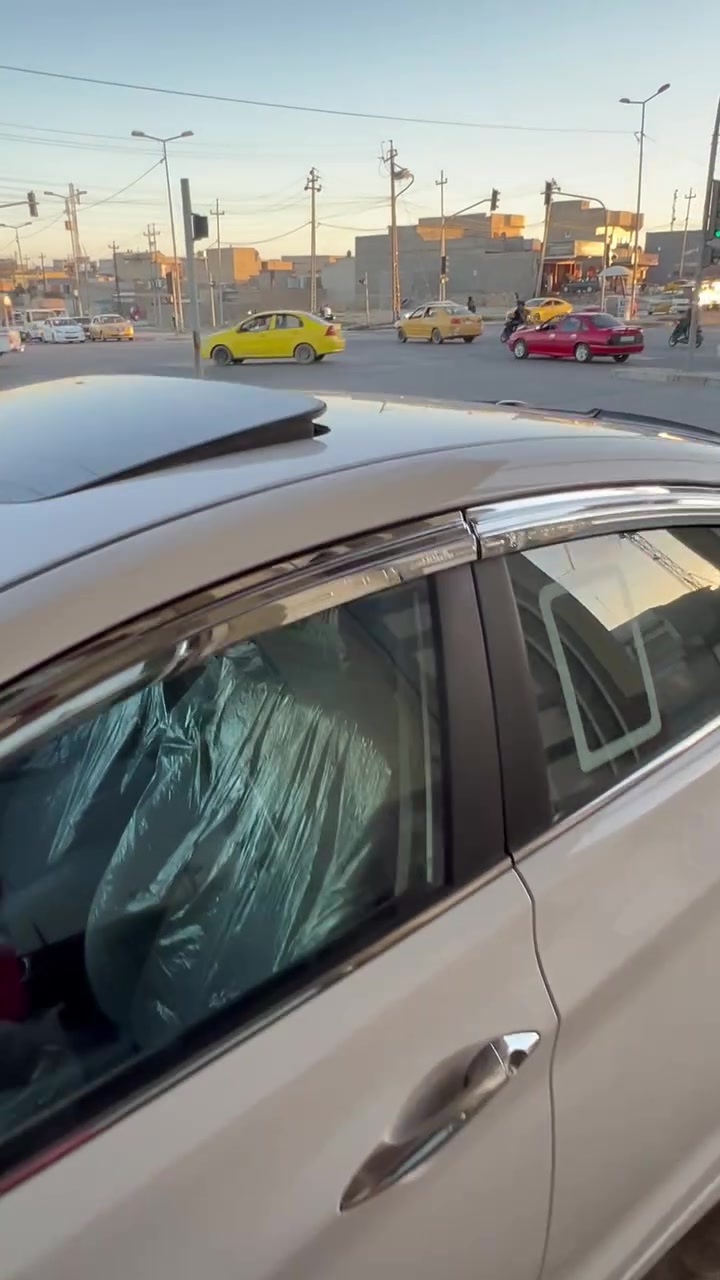 السلام عليكم هونداي النتره موديل 2015 خليجي فول مواصفات رقم اربيل دولي بسمي  مواصفات فتحه شاشه تاب كامره دواره فول تحكم استيرن شاره بلمرايه مرايات شفط تبريد خلفي بلاجكتور لايت زنون يدات نيكل داخل والخارج ويل كب كروم محرك 1800 دوش جاهزه من كلشي كير ومكينه وحداديه تخم تاير جديده مكان السياره الموصل جانب لأيمن مكفوله من التبديل وضربه فقط بارد خفيف ٣اماكن سعره 120بيهه مجال /***********
