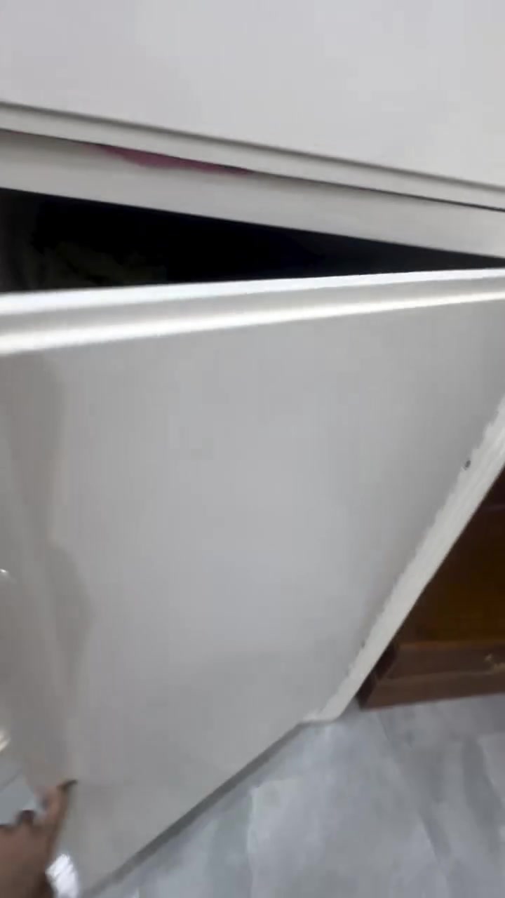 عندي اثاث مستعمل للبيع مستعجل على بيعته بنص السعر او ببلاش تعالو اخذوه يرحم والديكم بس خلصوني منهن وشكراً جزيلاً 🌷
