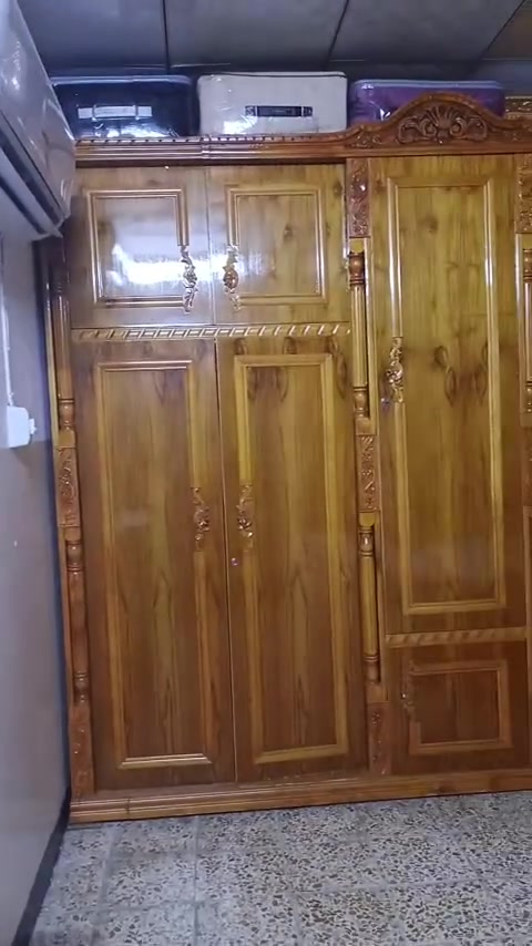 غرف نوم • مكلّف • نشر
