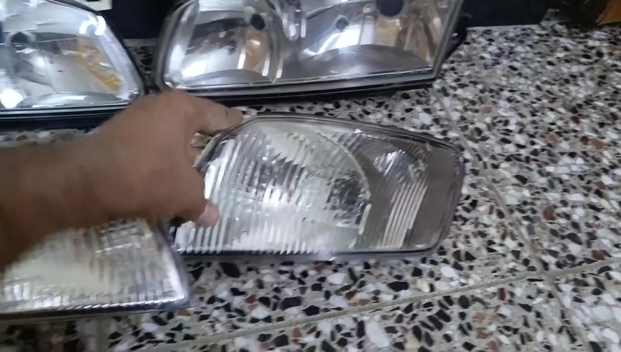 السلام عليكم غراض اصلية للبيع العنوان بغداد الهاتف ***********
