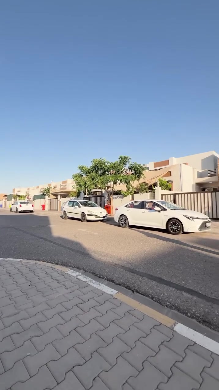 ➖ اعلان رقم ( 4291) ➖
تتوفر وحدة سكنية للبيع 
في مرحلة الثانية من حي المهندسين - مجمع مدينتي السكني
🟩 حالة العقار: جاهز للسكن 
🟩 مساحة العقار: 200 م² 
🟩 نوع الخريطة: كادي

🟧 السعر الاجمالي:- نقداً وبسعر مناسب جداً 🔥

______
🟩 للإستفسار :-
يمكنكم مراسلة الصفحة:
ونتشرف بزيارتكم #ALTUN_EMLAK
🕙 علماَ ان اوقات الدوام تبدأ من الساعة العاشرة صباحا وحتى السادسة مساءً
📍 كركوك - مجمع مدينتي السكني - حي الجامعة فيلا رقم 2 
📞 *********** - ***********
يتوفر  ( واتس اب   - فايبر - تليگرام )
______
🌐 ويمكنكم زيارة موقعنا الالكتروني:
www.AltunEmlak.com
