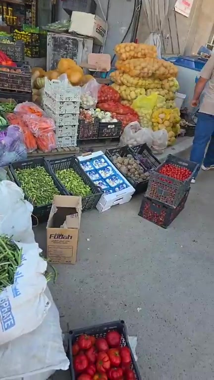 عنه • ماكو تفاصيل