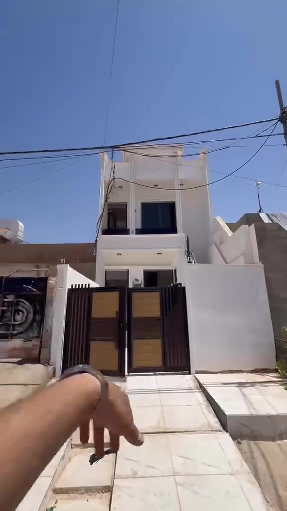 دارللبيع ١٠٠ متر 
بيناء جديد بيت كامل مواصفات بيها ٣ غرفه نوم موقع كلش مميز قريب عل شارع الرئيسي 📍موقع دروازه خلف دروازه مول
سعرا ٧٠ مليون و مجال 
# استفسار اكثر راسل الصفحه او اتصل علي ارقام تاليه 
(***********) & (***********)
