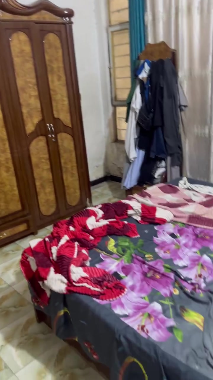 غرفة مستخدمة للبيع بسعر مناسب مكانهة الطالبية قرب مسبح الصفا ***********
