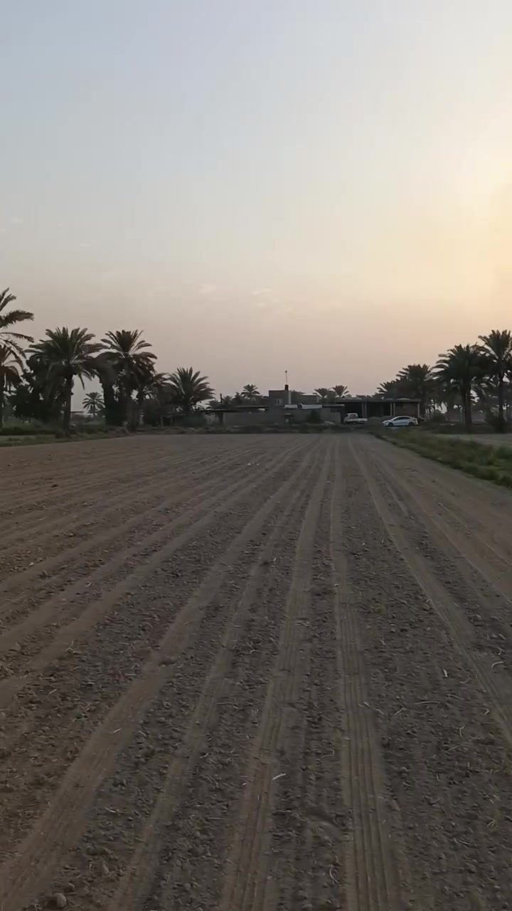 السلام عليكم 12دونم عقد 117 ماء سقي طول السنه ومذكور بفديو للاتصال ***********
