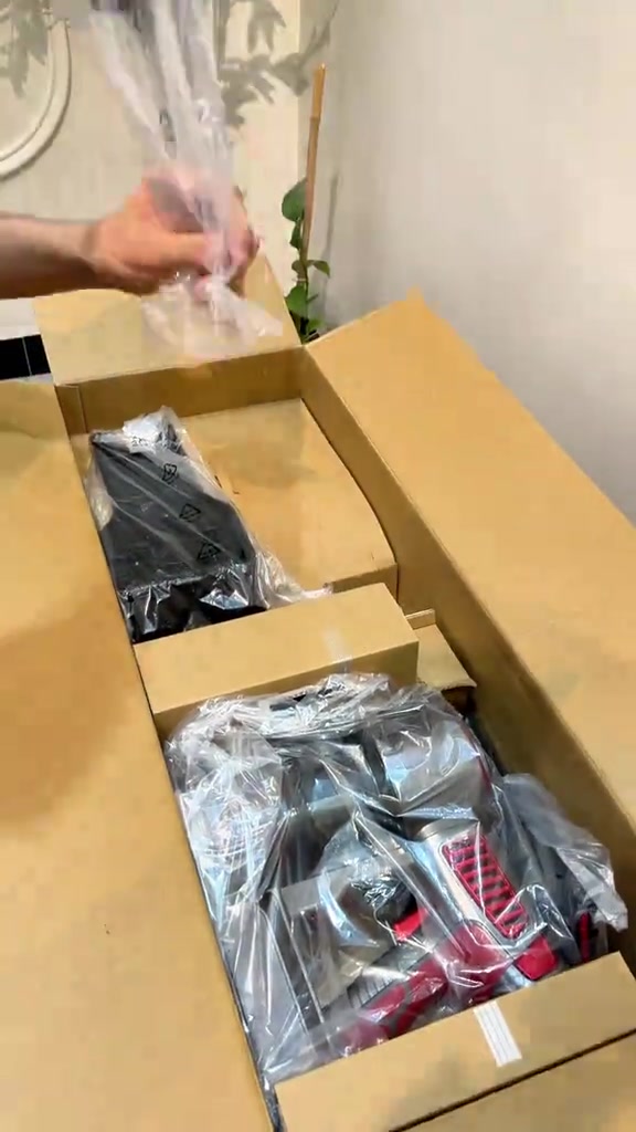 التنظيف صار أسهل! بدون أسلاك، بدون قيود بالحركة، وحتى الأماكن الصعبة تحت القنفات والأثاث ما راح تبقى مشكلة 👌🏻 🔋 مكنسة شحن ببطارية ليثيوم ⏱️ تشغيل من 15 إلى 60 دقيقة 📱 شاشة تحكم بالسرعة 🧹 مناسبة للأرضيات والزوالي ↩️ بوري ينكسر ويدخل جوه الأثاث بسهولة 🧼 3 مراحل فلترة 🔌 قاعدة شحن تثبت بالحايط 🛡️ ضمان سنة من Emberiom مكنسة عملية تخلي التنظيف أسرع وأسهل من كل مرة العاصمة  *********** ***********
