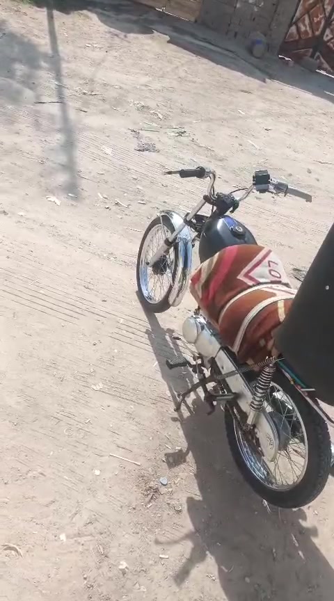 سلام عليكم للبيع دراجه سيجي تعمير ادوات الدراجه كلش 
نضيفه السعر 500 مكاني الزبير ***********
