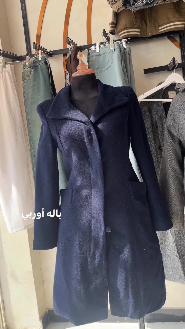 ملابس • بدون تفاصيل