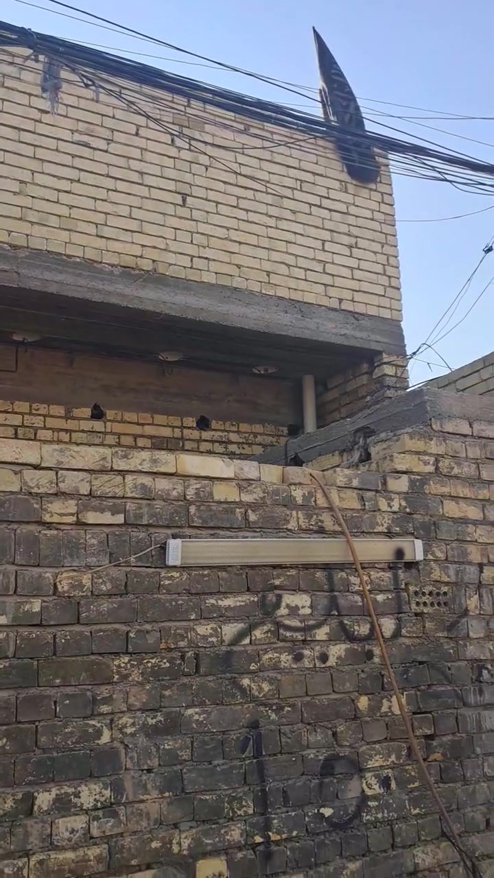 البيت  مساحته  ١٥٠ متر يم شيخ  مجبل ***********
