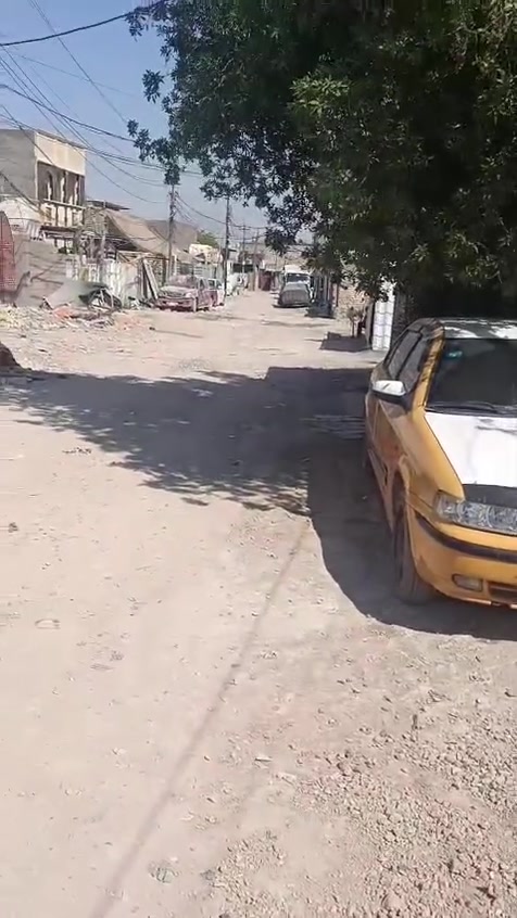 السلام عليكم بيت بمجمع فدك مال المشتل مساحته 100 قبل المجلس البلدي يم صوره السيد بفرع المولدة مال ابو كاظم ثالث فرع عن الشارع بناء يتكون من غرفه وصاله واستقبال وممر وصحيات السكف سندويج مغلف زاركون 
البيت مرقم من الامانه الخدمات مي وكهرباء ومجاري مدارس قريبه عليه اهليه وحكوميه 
السعر 25 وبيه مجال ***********
