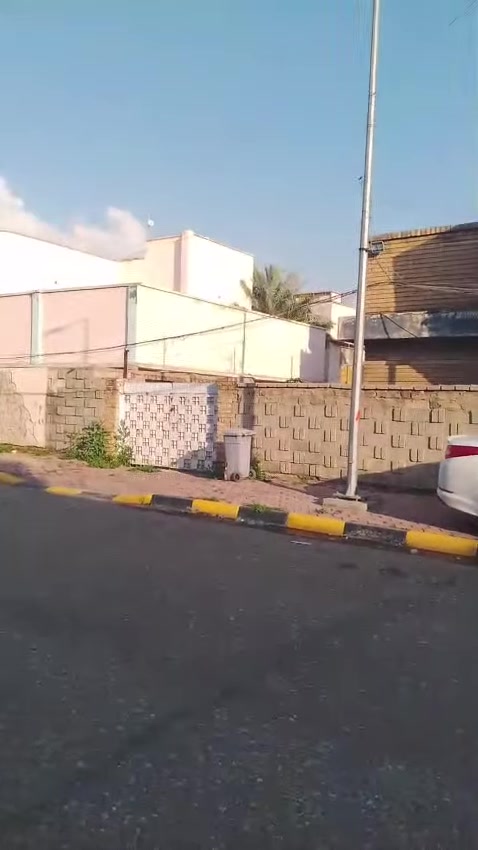 اعلام مكتب واثق المياحي  للعقار ***********
للبيع في الكوت الهورة 
بيت 480 متر التفاصيل في الفيديو
