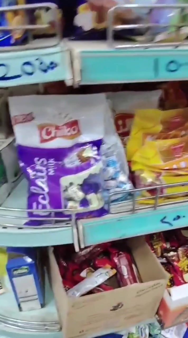 ميز ابو السفينة البيع بسعر مناسب جدا الاستفسار الاتصال على الرقم *********** السعر 400 وبي مجال بسيط
