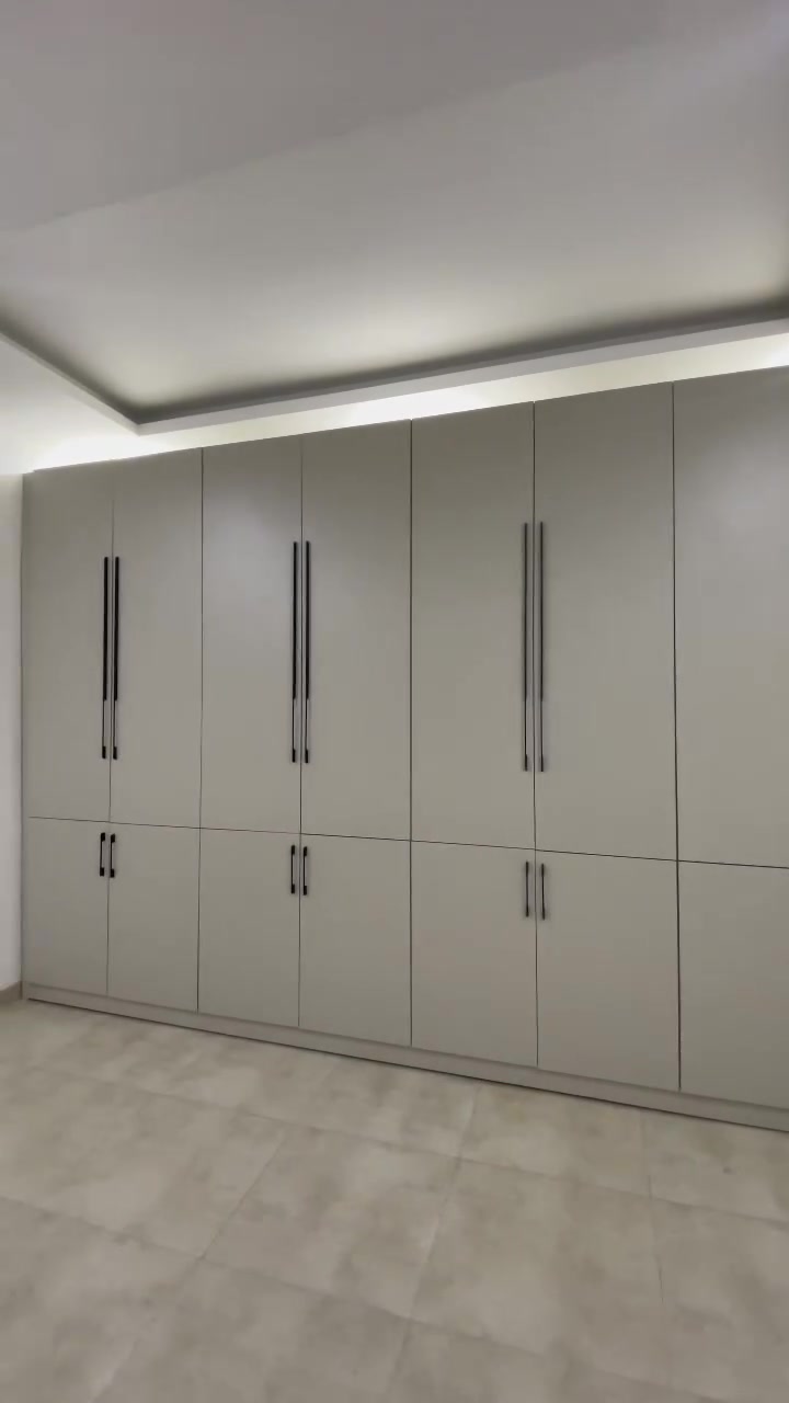 🔥 كنتور عملي وأنيق… كلشي بمكانه وبترتيب يفتح النفس!
تصميم مدروس للاستفادة من كل شبر، مساحات واسعة للملابس والأغراض، رفوف متعددة وأدراج عملية، مع تقسيم داخلي يخلي الترتيب أسهل وأسرع 👌✨
شغل معمل المهندس — دقة بالتفاصيل وجودة بالتنفيذ 💪
#كاونترات #كنتورات #غرف_نوم #دولايب #MDF #معمل_المهندس #اربيل #العراق #نجارة #ديكورات #اثاث #تفصيل_حسب_الطلب
