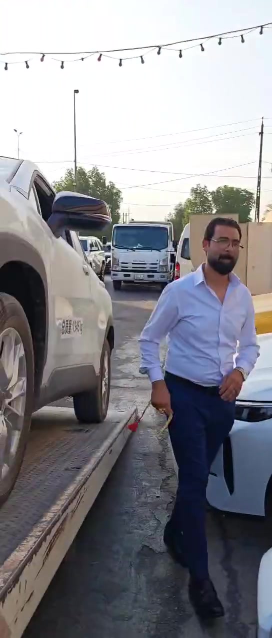 ✨ وصلت حديثاً | تويوتا كورولا كروس 2026 - فول مواصفات ✨
أناقة التصميم وقوة الأداء تلتفيان في تويوتا كورولا كروس موديل 2026، متوفرة الآن في معرض القمة لتجارة السيارات بأعلى المواصفات والتقنيات الحديثة!
🔹 أبرز المواصفات:
 🚗 التصميم الخارجي: واجهة عصريّة جديدة كلياً مع إضاءة LED أنيقة ومصابيح خلفية مميزة.
 🛋️ المقصورة الداخلية: مقاعد جلدية فاخرة ومريحة مع تحكم كهربائي.
 🖥️ التكنولوجيا والترفيه: شاشة لمس كبيرة تدعم نظام الملاحة والربط الذكي + لوحة عدادات رقمية متطورة.
 ☀️ فتحة سقف لإضافة لمسة من الفخامة.
 🛡️ أنظمة الأمان: أحدث أنظمة السلامة ومساعدة السائق لضمان قيادة آمنة ومريحة.
📍 العنوان:
بغداد - معارض البياع (قرب المدخل الرئيسي من جهة صناعة البياع).
📞 للطلب والاستفسار، يرجى الاتصال بنا عبر الأرقام التالية:
 📱 ***********
 📱 ***********
👑 معرض القمة - خيارك الأول للتميز والفخامة

نص مكتوب في الصور:
- تويوتا كورولا كروس 2026 - معرض القمة
- معرض القمة للسيارات تويوتا كورولا كروس 2026 - فول مواصفات مصابيح LED خلفية مميزة مقصورة قيادة فاخرة ومقاعد جلدية واجهة عصرية بتصميم جديد شاشة لمس كبيرة ونظام ملاحة معرض للسيارات معرض القمة Al-Qimma