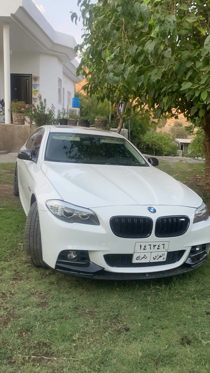 Bmw F10 535i M//
ساره كه ره قه مه به ناوى خومه 20ورقه غرامه له سه ره 
له سعرى ديته خوار پاش معامله ده ت ده مه وه ساره كى 
هه تا بلى خاوينو جوانه بى سبوخه زور به خاوينى ماوه ته وه
ساره كه يك ده سته گير مه كينه. ته بريت ته قه و ره قه به شه ررت فول فوله  ناوزه رده  شوختو قوپيش به شه رت   دعامى بو دعامى كامل به شه رت📦📦كفاله عامه  سعرى 160$ بو زانيارى زياتر ***********
