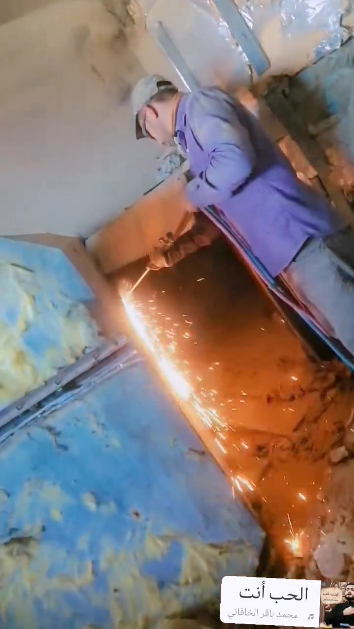 سلام عليكم كاصوص وكسجين اطلع عل باب الله لعنده حديد يريد يكصه يخابرني ***********
