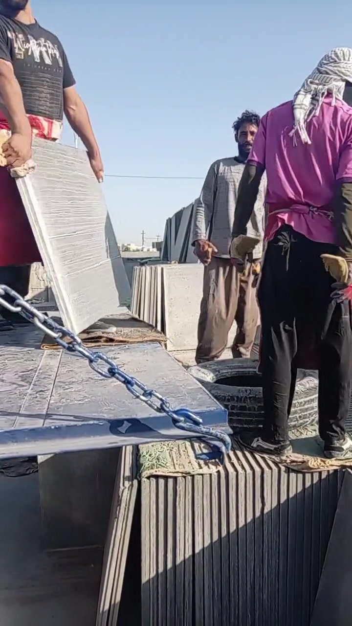 معمل شتايكر السماوه حميد البركي حي صناعي مجاور بنزين خانه رقم هاتف *********** هاتف ***********توصيل كل محفظات يوجد قواعد تانكي 🦅📞
