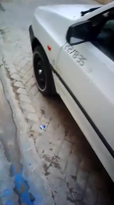 سلام عليكم عندي سياره سايبه كامله خير من الله تبريد جديد تاير جديد صدر جديد كشره حلو  رقم بغداد ابسمي مصفره غرامات موديل 10  مكان بغداد *********** سعر 30 وبيه مجال
