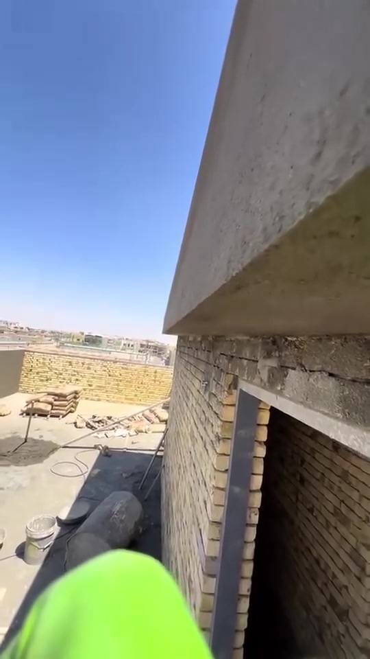 انطلاق الوحوش جزء من عملي  شغل مع تقطيع واجهيات شغل درجه اولى  كل هاذة شغل المتر ٢٥٠٠
الهاتف 
***********
 4خلفات 
و  4عمال
