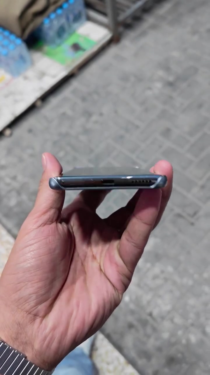 كامون 40 برو 5G • ٢٥٦ • ١٢ رام