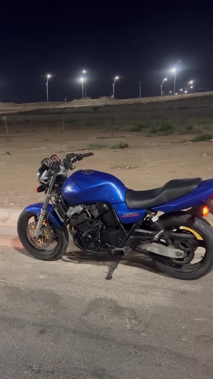 دراجە cb 400 مودیل 2004 محرک کبس کلە بیلاد عنوان کرکوک سعر 17 نص بی مجال رقم ***********
