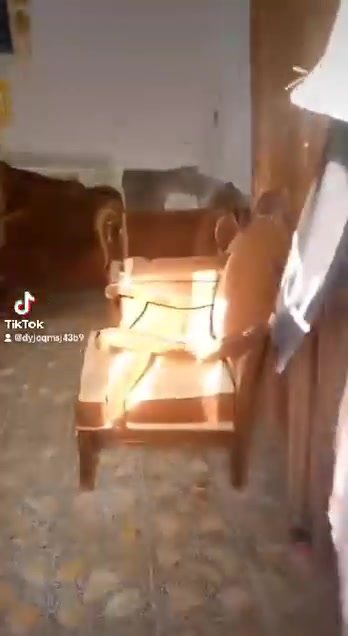 بيت للبيع في حي العسكري مدارس ١٠٠ متر مربعه السعر 75
