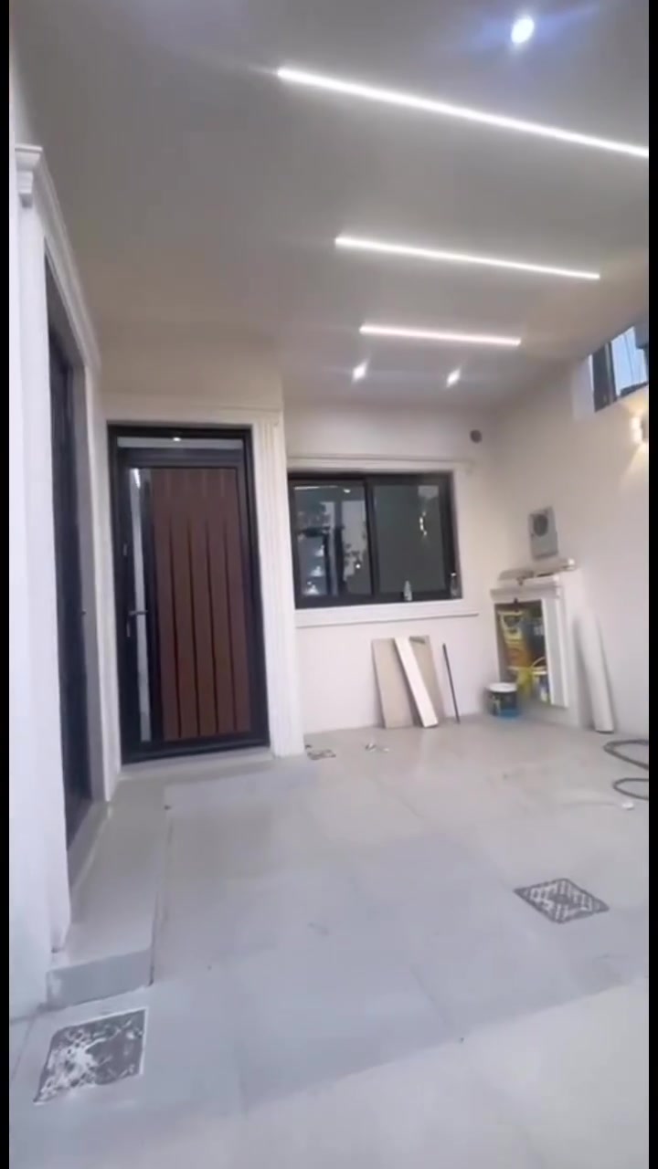 دار للبيع طابو صرف ارقه مكان 
مكان كركوك حي عدن خلف مدينة الالعاب  
مساحة ١٥٠ متر 
سعر ٣٢٠ مليون بي مجال 
بيت يحتوي ع طابقين فول فول 
طابق 1 غرفت نوم و هول و استيقبال و مطبخ و مساعد مطبخ و كراج و صحيات 
طابق 2 بيها 3 غرف نوم و صحيات و هول 
الدار فول فول تبريد مركزي نظام دكتات بيت زيرو 
شيرزاد عقارات
للاستفسار اكثر اتصل علي الارقام التاليه
***********
***********
* نستقبل جميع عروضاتكم السكنية 🏠 والتجارية 🏡 بكافة مناطق 
او زيارة مكتبنا 
ع سايدين مركز شرطة رحيم اوه مقابل صيدلية ئاشتي
