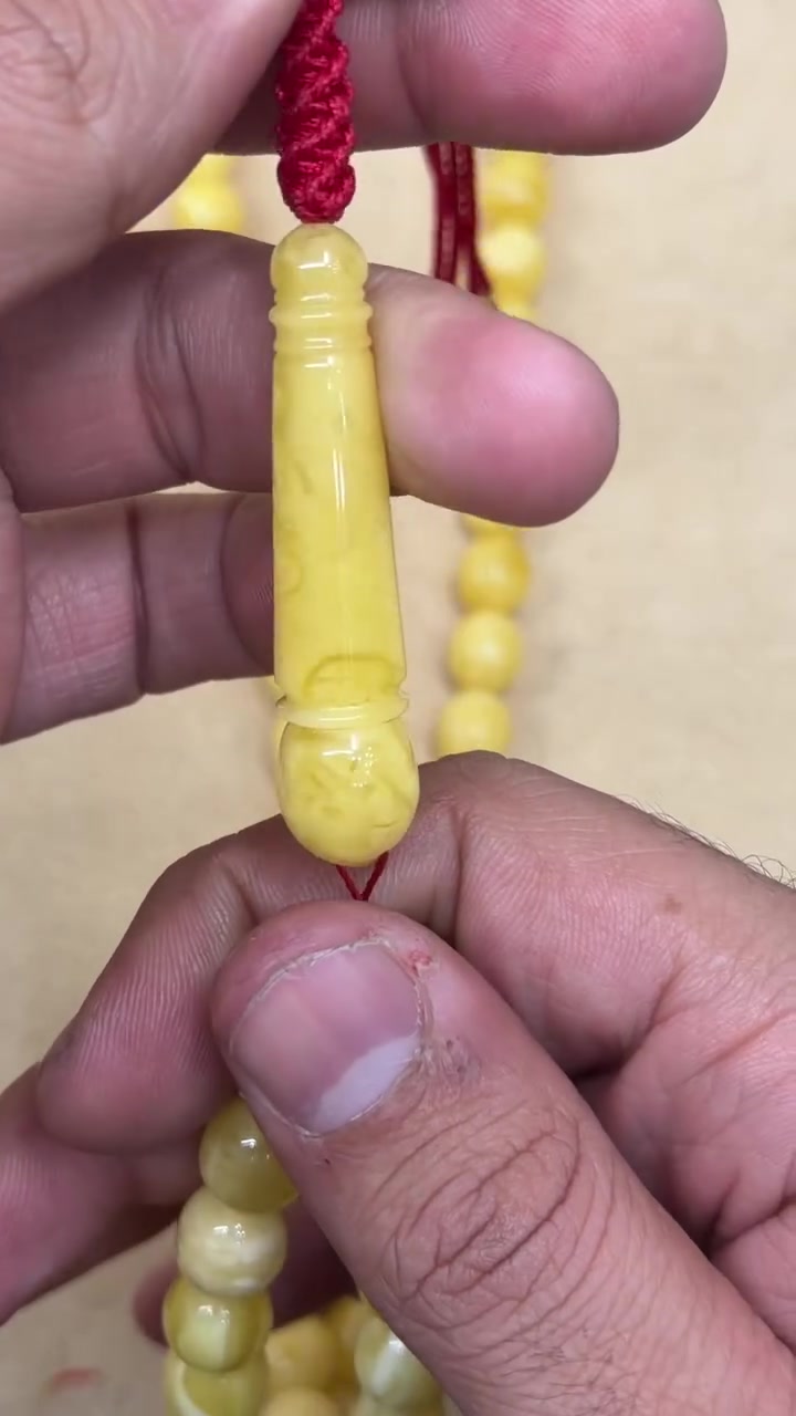مسباح كهرب بيض حمام مشجر بالكامل قديم رايح بولوني
الوزن ٥٠ غرام 
عدد الحبات ٧٠ حبة 
للاستفسار متواجد خاص ووتساب***********
