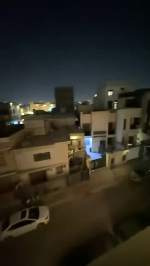 شقه طابق ثاني  تحتوي ؏ غرفتين نوم ومطبخ وصاله وخدمات مؤثثه اثاث ديلوكس نضام مصعد بناء2026 ب13 ورقه الموقع المنصور الداوودي للأستفسار: ***********

