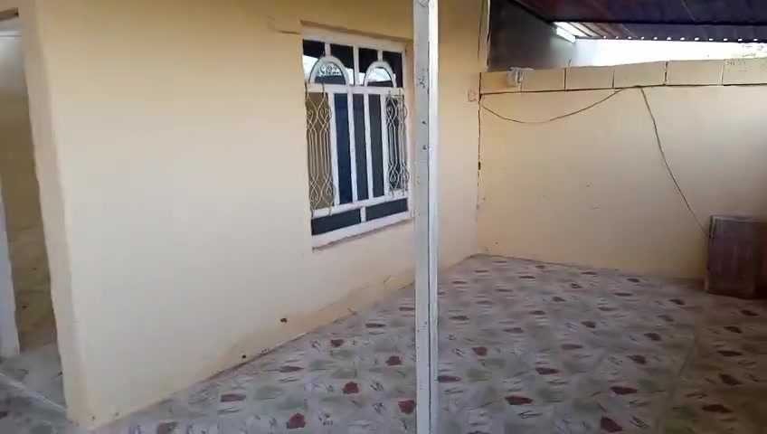 السلام عليكم مشتمل للبيع مساحه 125 متر حي فهمي كاف الخدمات متوفره تبليط ماء كهرباء بنات حديث سعر مناسب للاستفسار ***********
