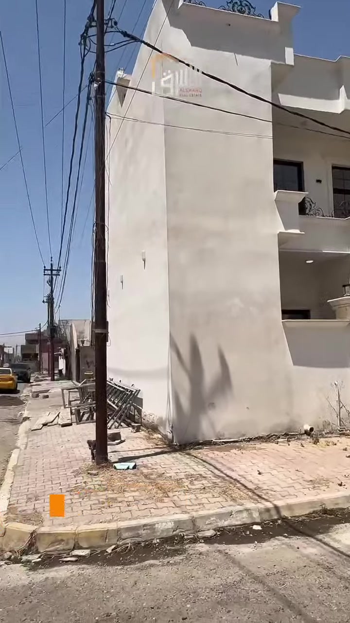 للبيع – دار سكنية بناء حديث في كركوك / حي النصر

✨ فرصة مميزة لامتلاك دار سكنية حديثة البناء في موقع جيد ضمن حي النصر.

المساحة: 100 متر مربع
الواجهة: 10 أمتار
نوع السند: طابو ملك صرف

تفاصيل الدار:
🏠 الطابق الأول:
• هول
• غرفة استقبال
• غرفة نوم
• حمام
• مطبخ حار وبارد

🏠 الطابق الثاني:
• غرفتا نوم
• حمام

العقار بناء حديث ومصمم بشكل عملي يناسب العائلات.

📞 للمزيد من التفاصيل أو لحجز موعد للمعاينة، تواصلوا مع فريق الشرق للعقارات على الرقم:
***********

📍 أو تفضلوا بزيارتنا في مقر شركة الشرق للعقارات:
كركوك – طريق بغداد – عمارة الجدوع – مقابل جامع النور الكبير.

الشرق للعقارات
نصنع استثمارك بثقة تامة.#كركوك #عقارات_كركوك
