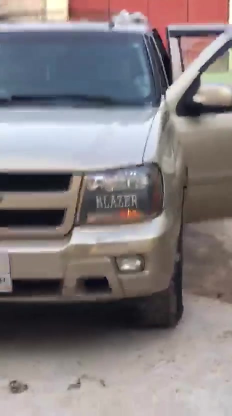 سلام عليك بلايز 2007 خليجي شكل التاهو تخم تاير التبريد قطعتين الكهربائيات كلها شغاله مكفوله من الصبغ والضربه والتبديل كشن كهربائيه تحكم ستيرن شاشه فتحه سقف السياره احلى من الصوره السعر 95وبيها مجال ..سبب البيع ...راعيها مقبل على الزواج ،،،،👩‍❤️‍👨 ***********..***********
