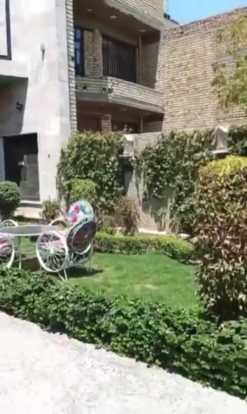 سلام عليكم بيت للبيع العنوان بغداد الكمالية شارع الجامع مقابل عماره دبي واتساب او اتصال *********** تحياتي لمدير الكروب المحترم ❤️
