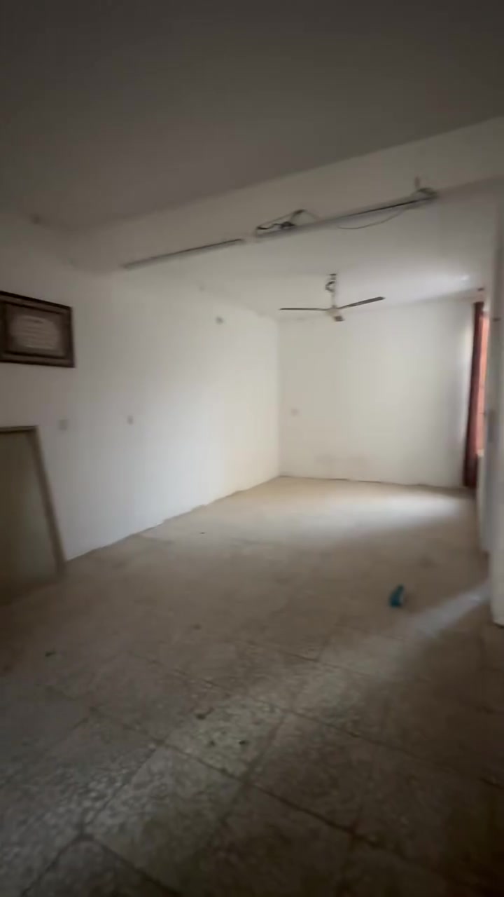 سلام عليكم
قاعات لليجار بغداد حي معالف شارع عريض
للاستفسار اتصال او واتساب ***********
