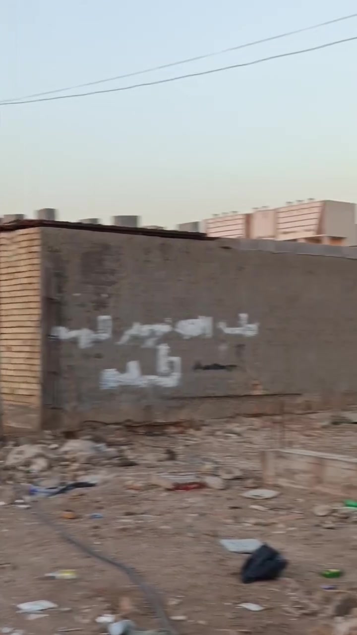 سلام عليكم قطعة أرض للبيع المساحه ١٣٥٠ متر طابو زراعي سند ٢٥ الموقع سبع قصور شارع المشروع قرب المستوصف شارع ٢٠ الا ستفسار تصال على رقم الهاتف *********** السعره ١٦٠ وا بيه مجال

