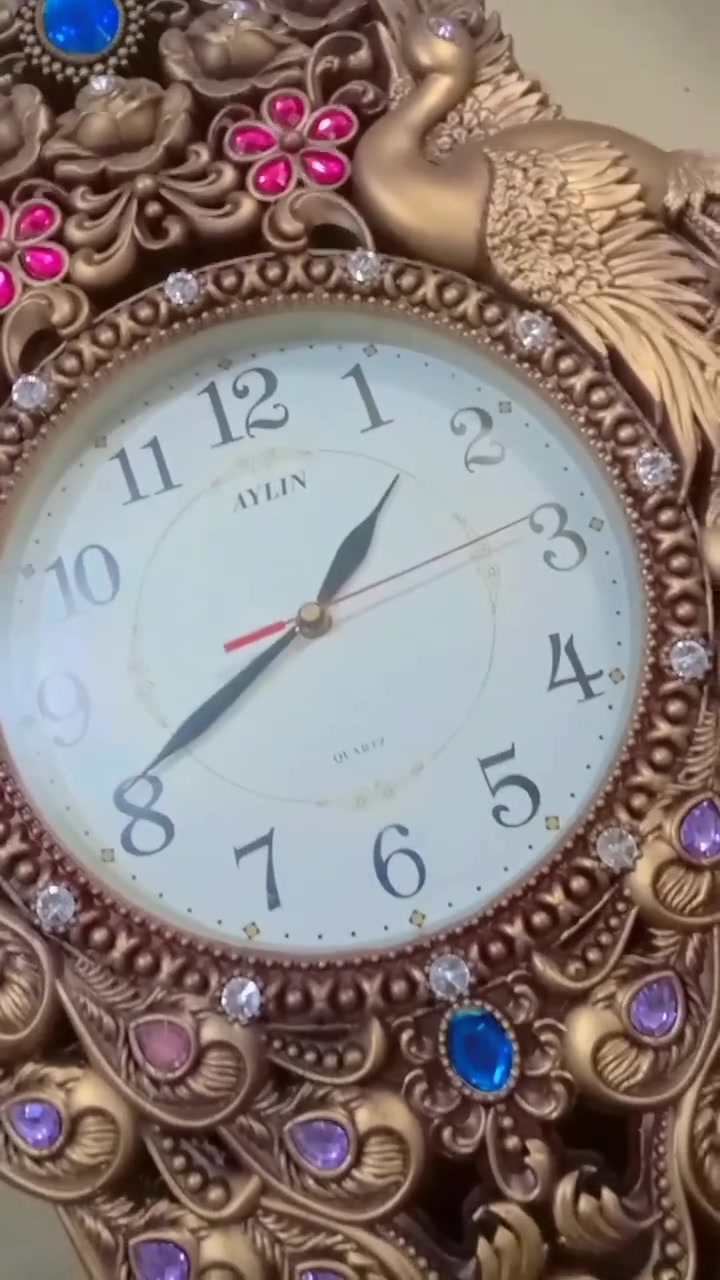 ساعة جدارية • كبيرة • ما مستخدمه