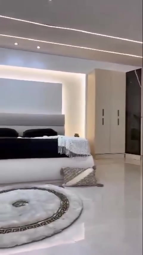 موديل كوشا ڤاترينا 
*10 قطع *
برغي وچوي حديد✅
سرير مخزن  دبل جك✅
كنتور  فول رفوف ✅
الغرفة ظهر بلوك ب كامل✅
انارة داخل الكنتور✅
مجرات داخل الكنتور✅
♦️قياس الكنتور من الظهر 350*140 
♦️ميز تواليت اناره ليزرية في المرايا
♦️ كومدي انارة ليزرية 
♦️سرير200 سم*180سم 
♦️مرايا قيافه مع مجر 
♦️طابورية
♦️دراور 
السعر مليون و 725 مع شد ونقل بغداد للحجز تواصل ع رقم واتساب ***********
