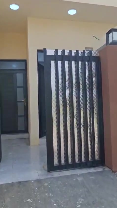 ملك صرف • ١٠٠م • قرب جنسيه بهرز