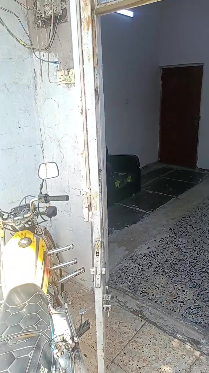 السلام عليكم
بيت للبيع المساحه 96م

موقع البيت/بغداد ..سبع قصور.. شارع المدارس ..أول فرع على أيدك اليمنى ..قريب على المدارس 
جاهز للتسليم هو والغراض والغرفه النوم والمبرادات والسبلت ومكيف وثلاجه ومجمدة والكاونتر والطباخ والسخان والتخم قنفات…كامل الخدمات متوفرة كهرباء/ ماء  /مجاري جديدة

السعر 50 مليون وبي مجال كلش قليل حك الجيه ..

ملاحضه/الفرع قيد العمل للمقرنص

التواصل عبر الواتساب/***********
