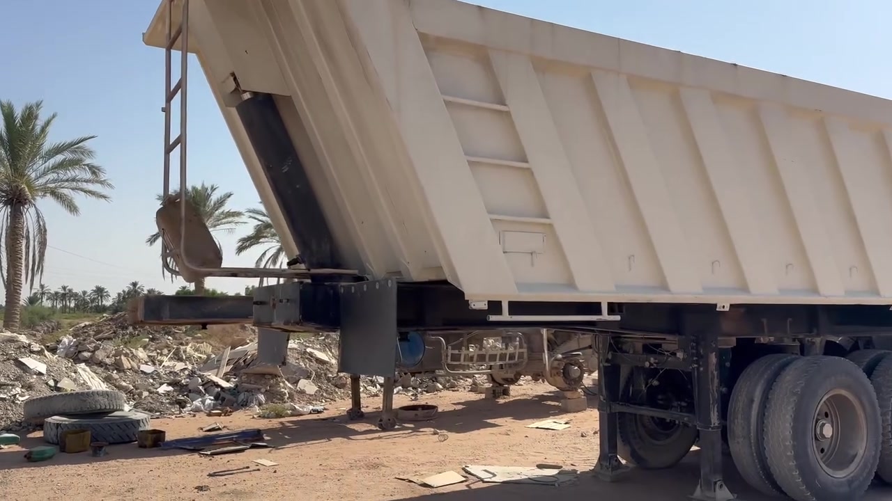 للبيع عربانه حداديه تخم تاير ٣٥ متر اربع دناكير ١٦ ٣ لعاب والرابع تعليك سعرها ١٨٠ وبيها مجال شويه العنوان الرمادي للاستفسار اتصل ***********
