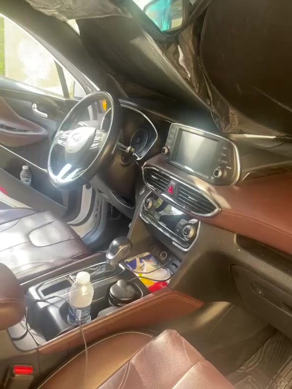 للبيع سنتافي 2019 خليجي
ماشيه 117 رقم اربيل 
فول مواصفات عده البانوراما
داخل جلد قرميدي+ بردات خلف السائق
زنون عالي ناصي بلوجكتر بلادي
شاشه كار بلي
سبعه راكب
فور ويل 
تحكم ستيرن جهتين حساس امامي خلفي 
تبريد 3 قطع 
صبغ ربع الصندوك بدون حادث والباقي كفاله عامه
السعر 220 ورقه وبيه مجال بسيط ***********.      السعر٢٢ ألف دولار
