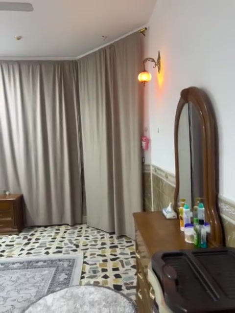 بيت للبيع طابو زراعي 250 متر حي الجهاد وره المعارض بشارع سورنار نجوم طابق واحد ***********
